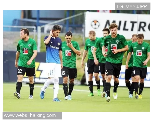 利兹联与伯明翰激战成和双方在赛场上展现精彩表现 利兹联与伯明翰激战成和双方在赛场上展现精彩表现